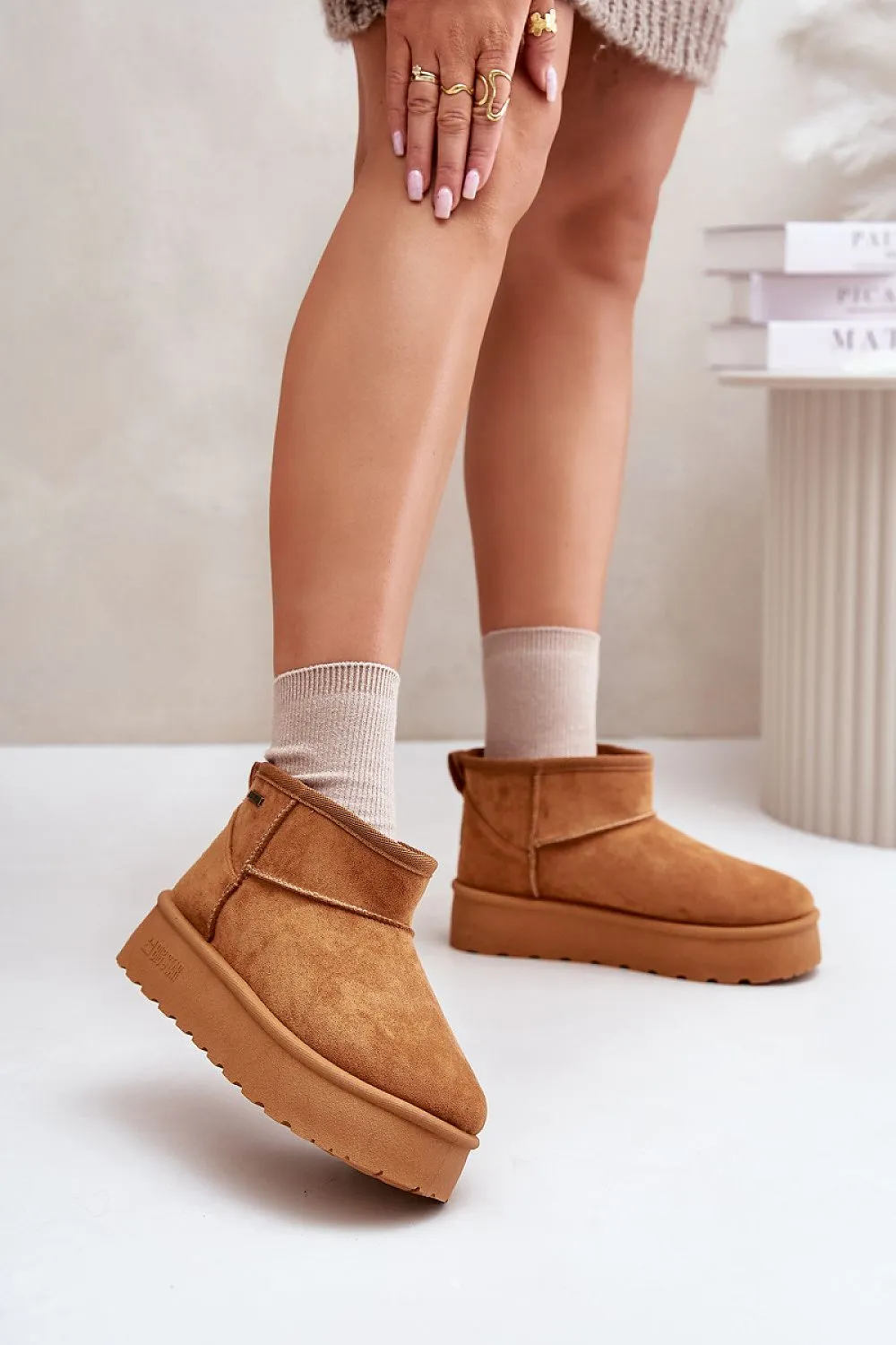 Low brown snow boots